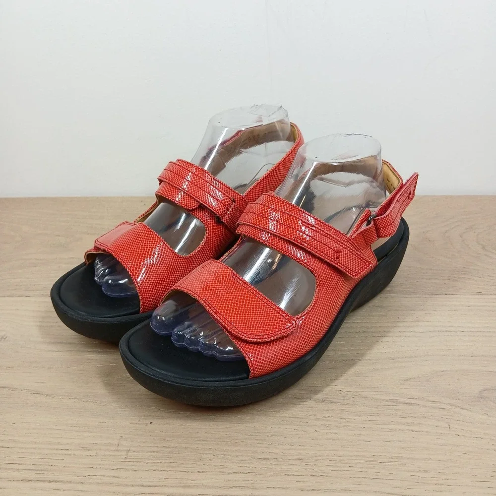 Clarks Sandals Women's 8W Red Snakeskin Print Comfort Slingback Adjust Straps